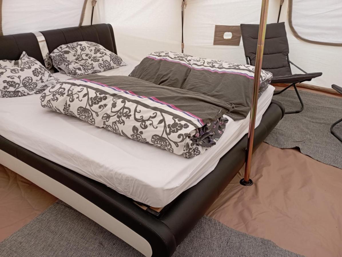 Natuur-Like Glamping In Bosland NeerNeerpelt Extérieur photo